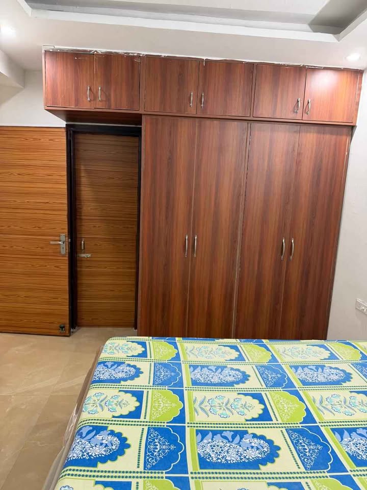 Family-Friendly 3 BHK Flat | 1550 Sq Ft