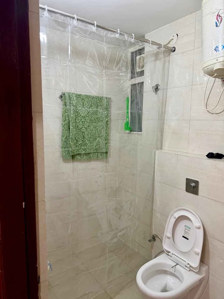 Family-Friendly 3 BHK Flat | 1550 Sq Ft