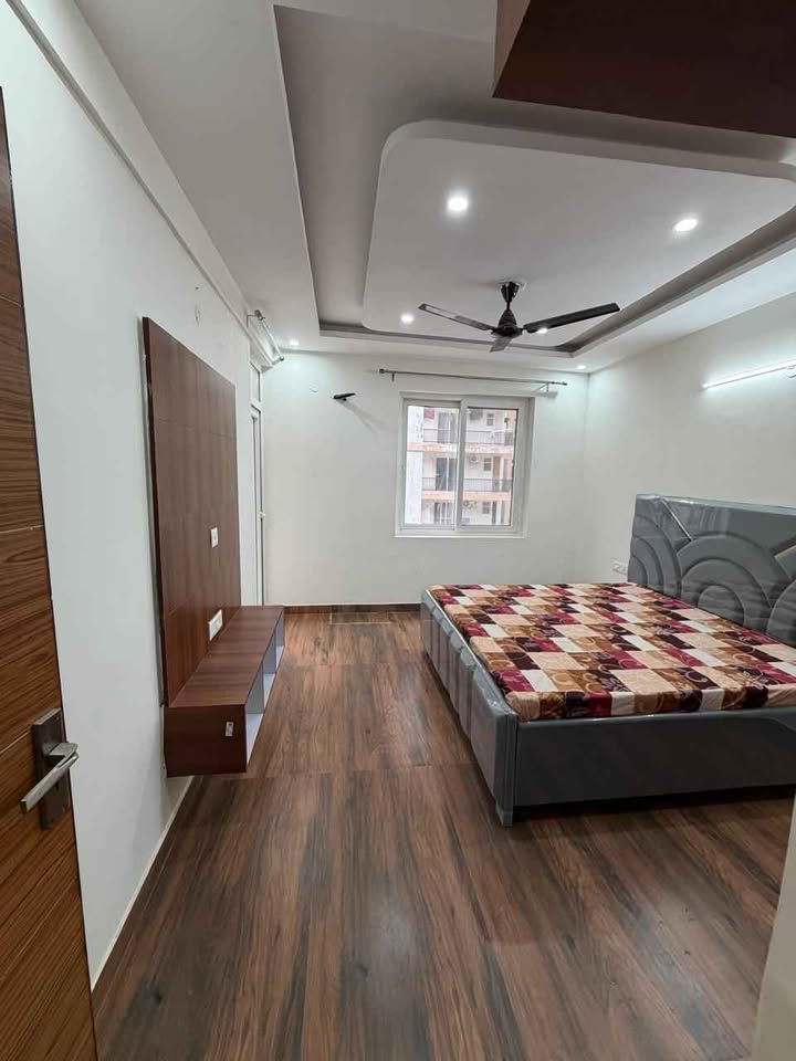 Family-Friendly 3 BHK Flat | 1550 Sq Ft